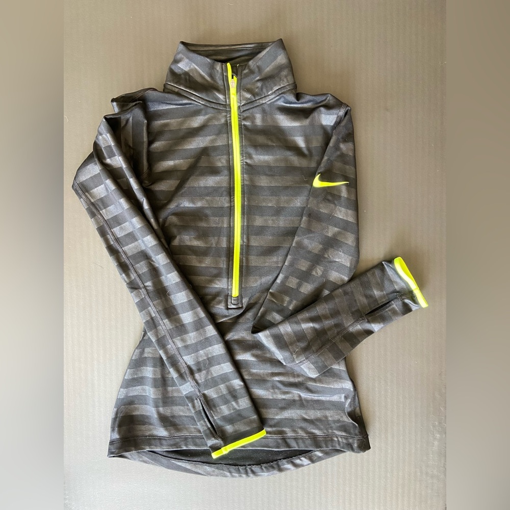 Nike dry fit women’s long sleeve mid layer workout top